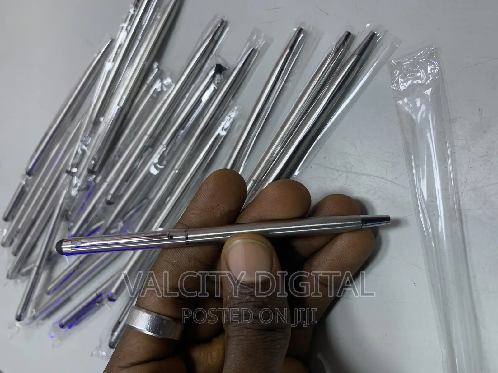 Universal Stylus Pen and Regular Pen Combine