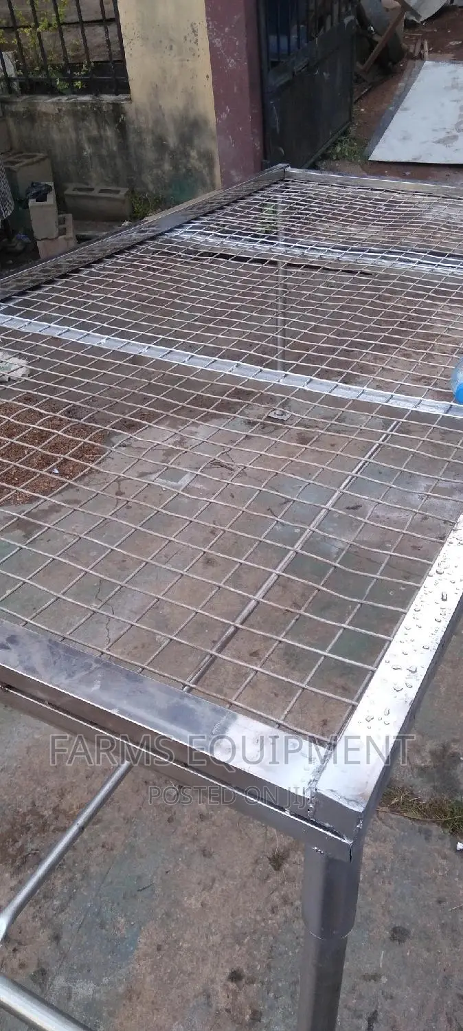 Drip Hanging Table for Chicken Processing.
