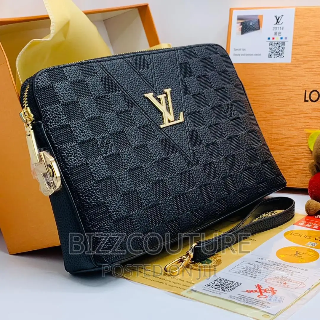 Original LOUIS VUITTON Clutches Bags Available in Store