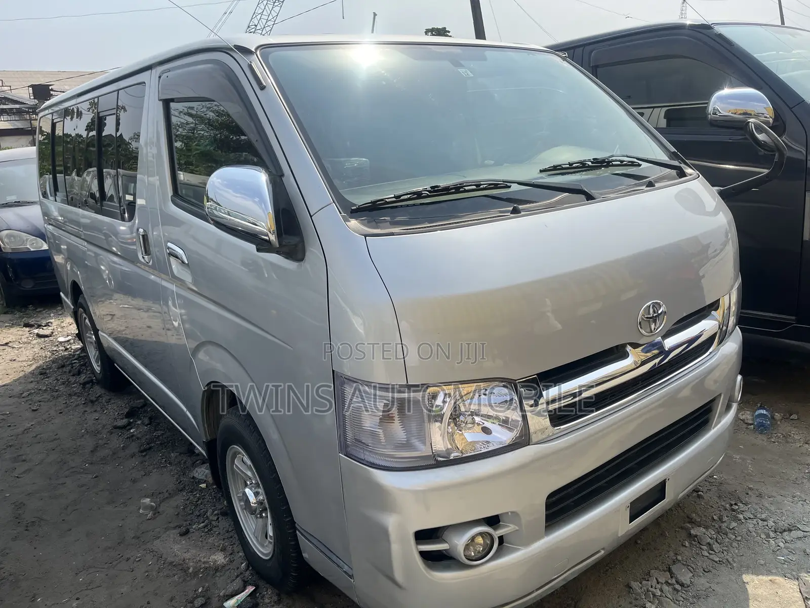 Toyota HiAce 2011 Silver