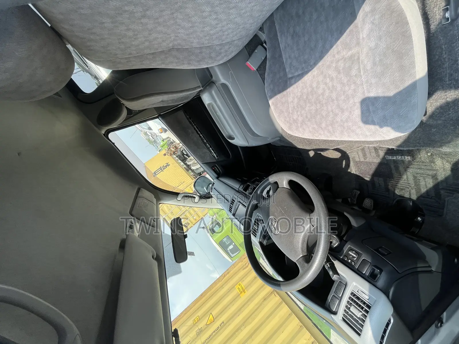 Toyota HiAce 2011 Silver