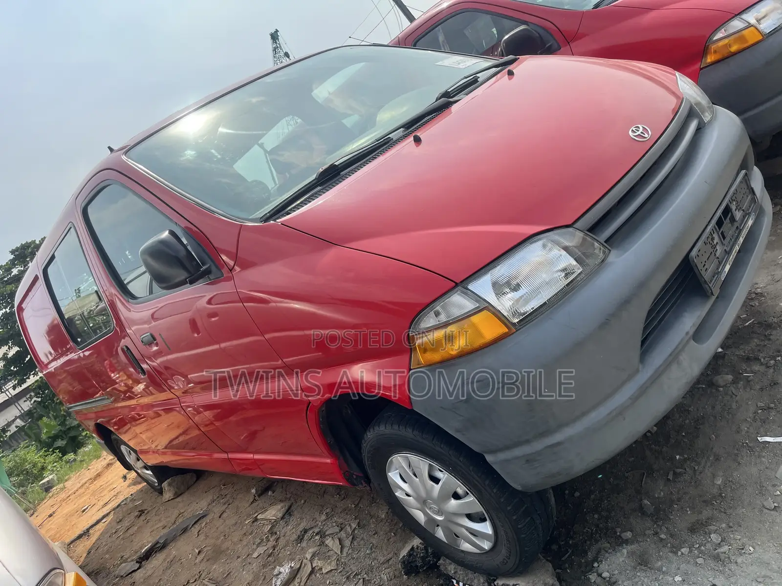 Toyota HiAce 2006 Red