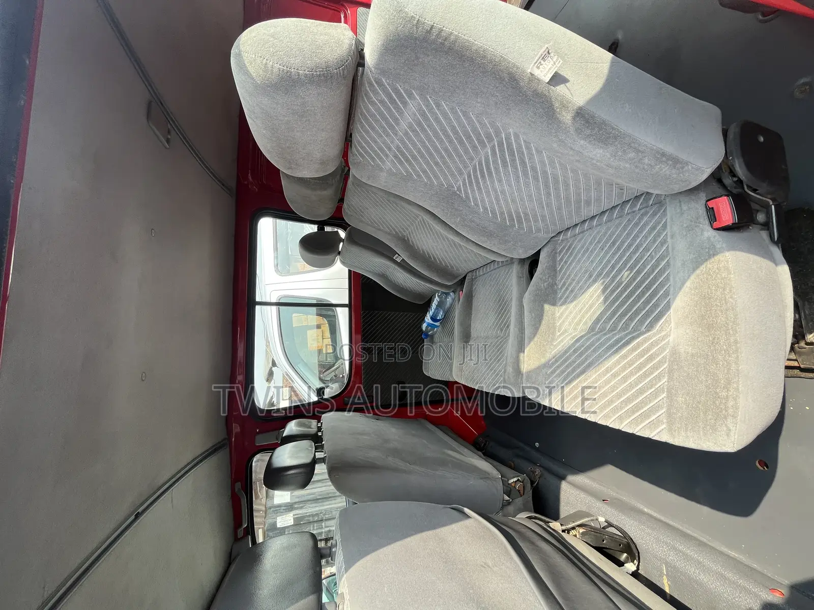 Toyota HiAce 2006 Red
