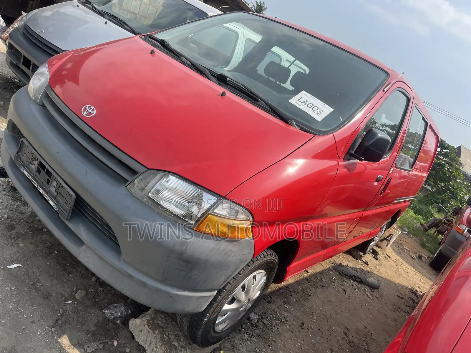 Toyota HiAce 2006 Red