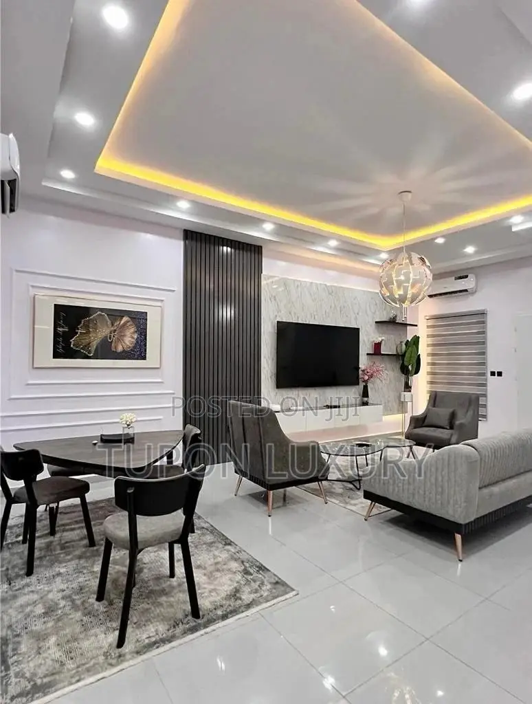 Waterfront Luxury 2 Bedroom Apartment