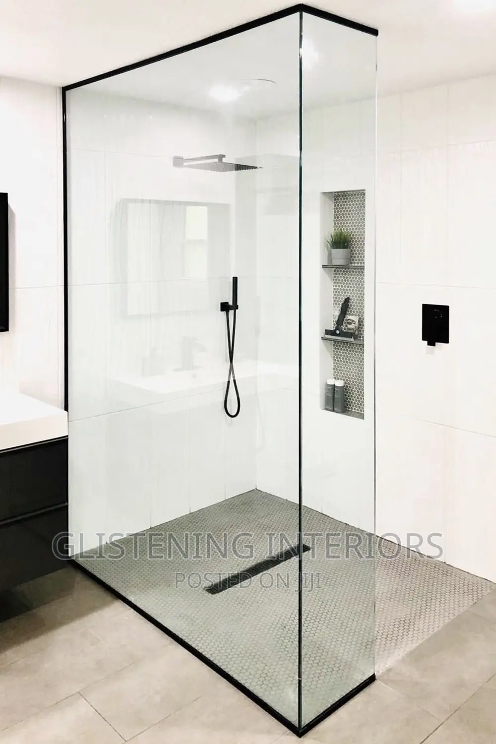 Stationary Glass Panels in a Matte Black