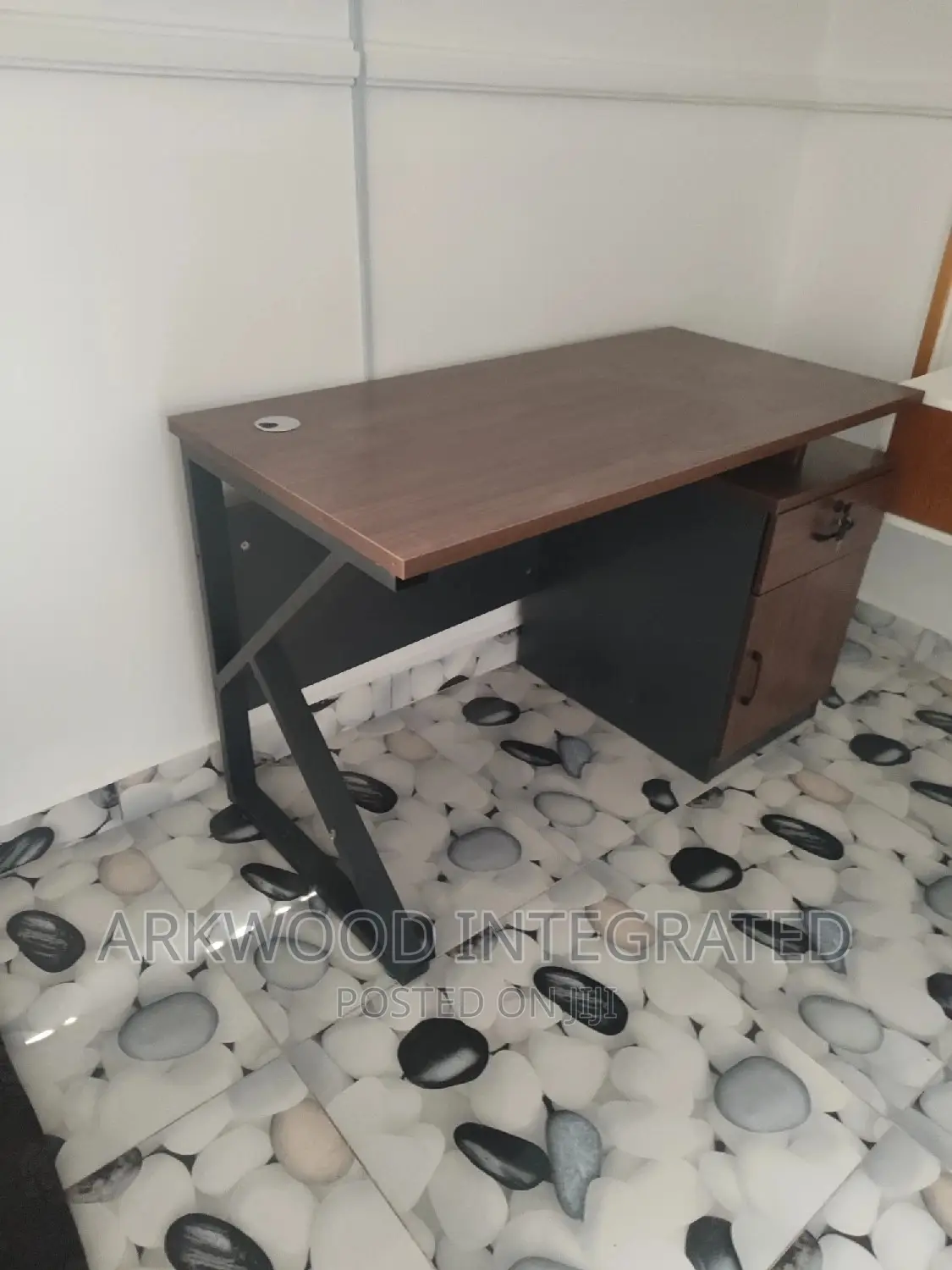 Office/Study Table 1.2mitre