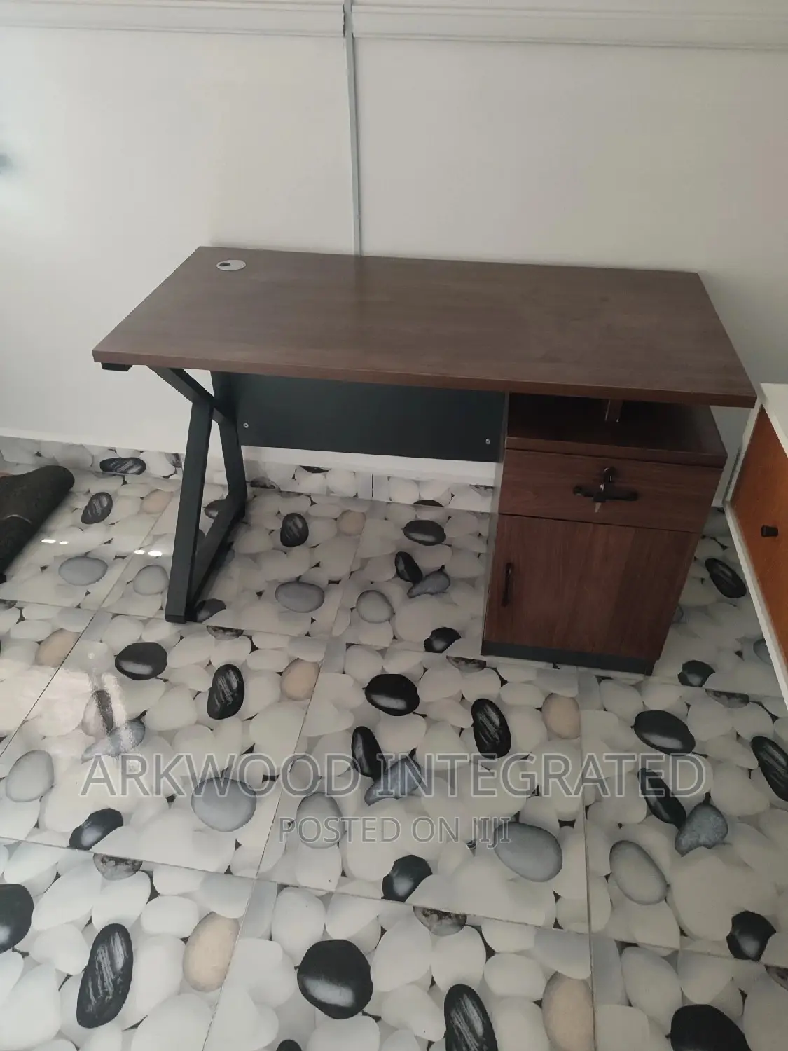 Office/Study Table 1.2mitre