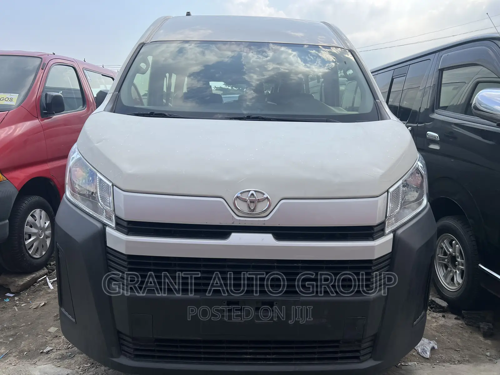 Toyota HiAce 2019 White