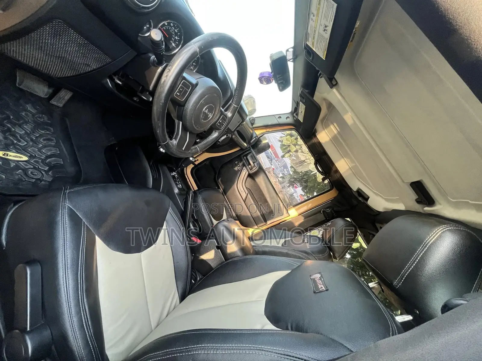 Jeep Wrangler 2015 Gold