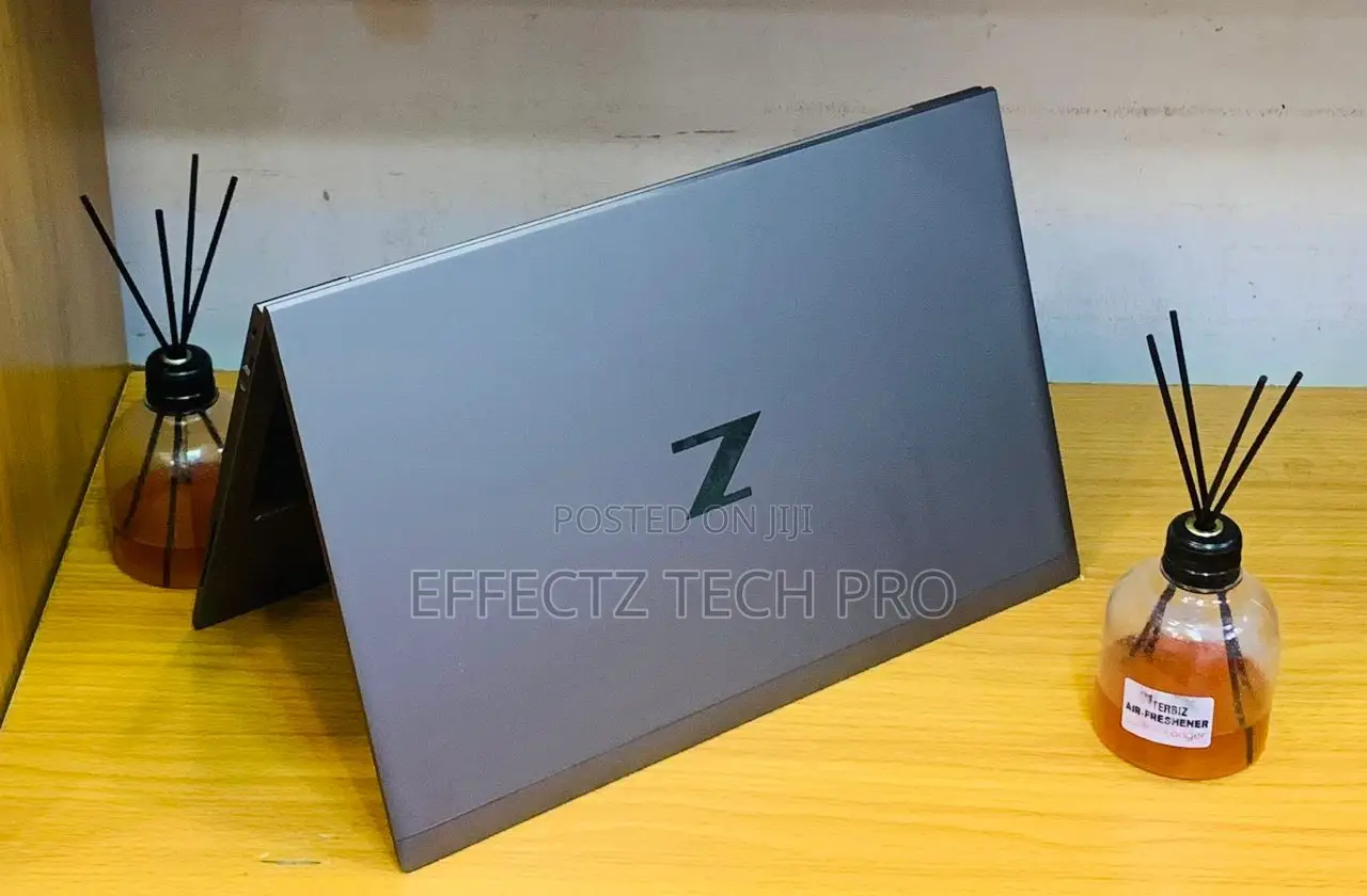 Laptop HP ZBook Firefly G8 16GB Intel Core I7 SSD 512GB