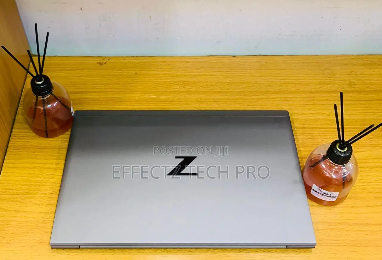 Laptop HP ZBook Firefly G8 16GB Intel Core I7 SSD 512GB