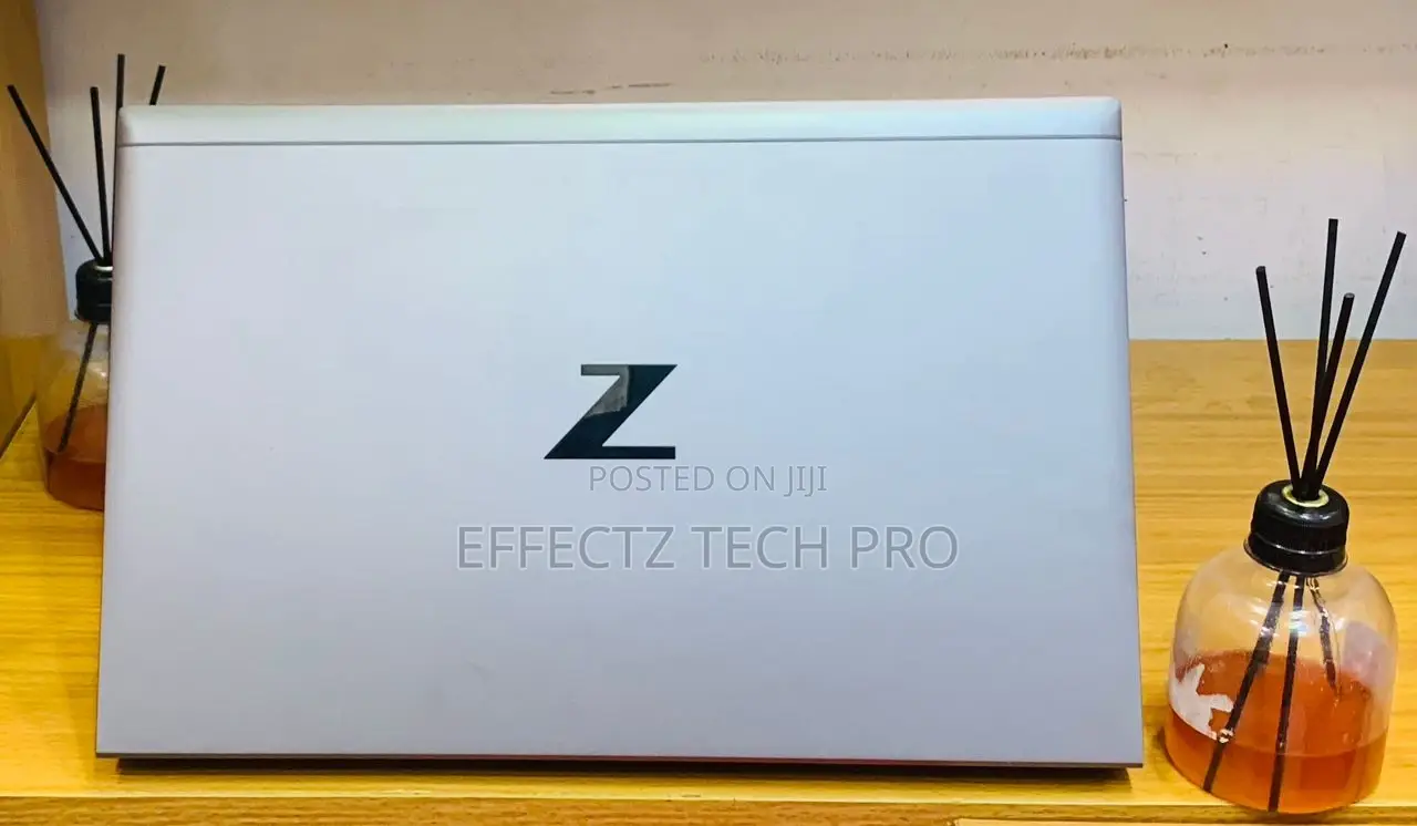 Laptop HP ZBook Firefly G8 16GB Intel Core I7 SSD 512GB