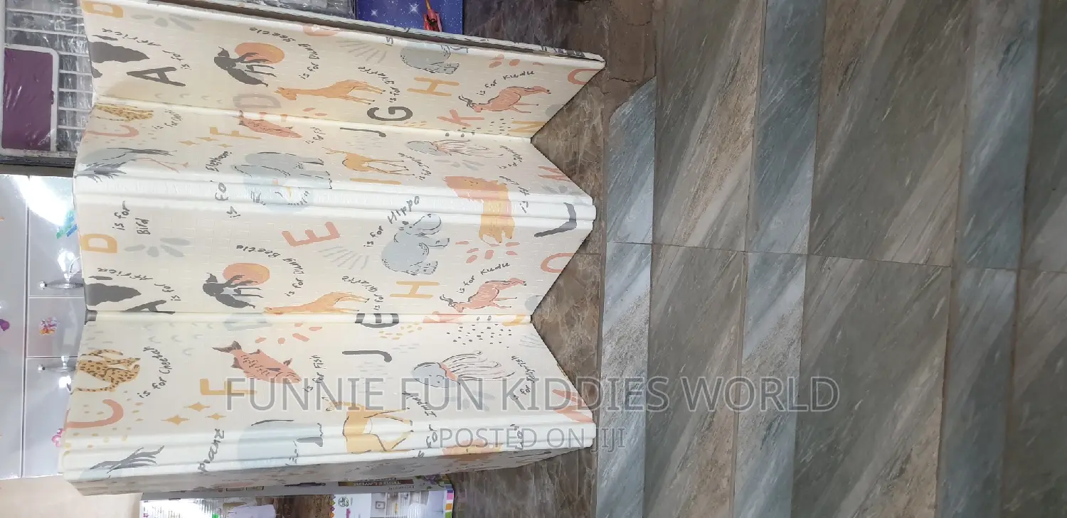 Foldable Mat. Suitable for Children and Adults