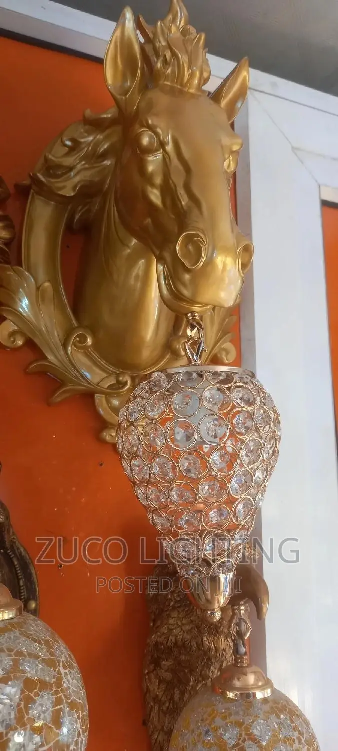 Creative Modern Luxury Resin Horse Head Wall Lamp