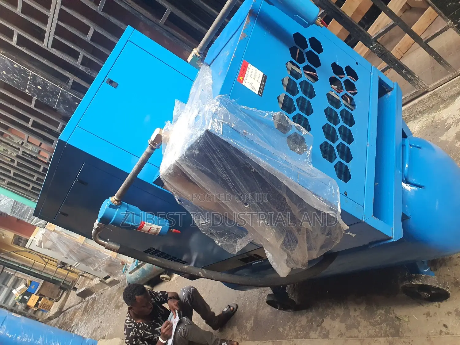 25hp Screw Air Compressor With 500l Tank And Air Dryer