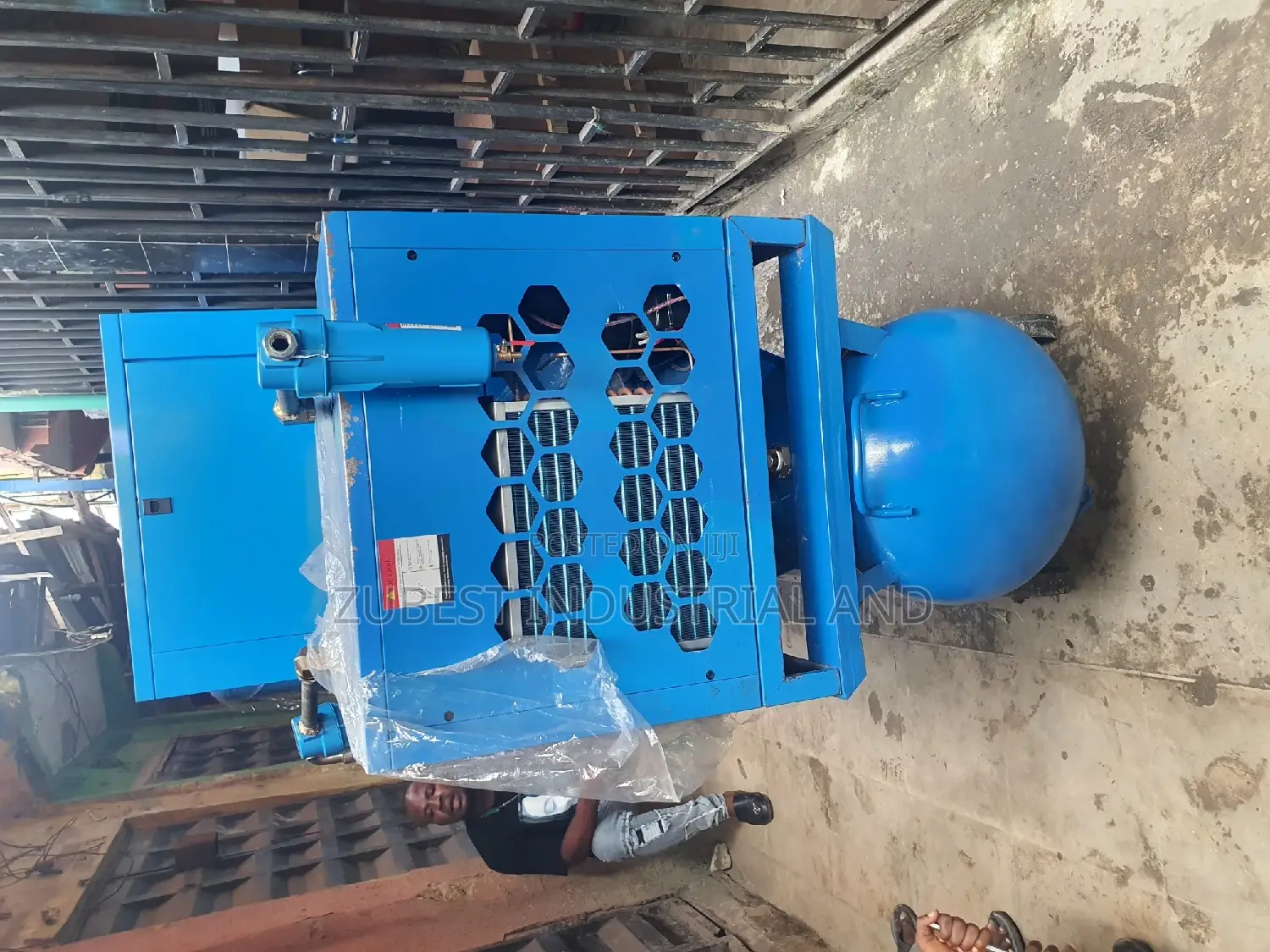 25hp Screw Air Compressor With 500l Tank And Air Dryer