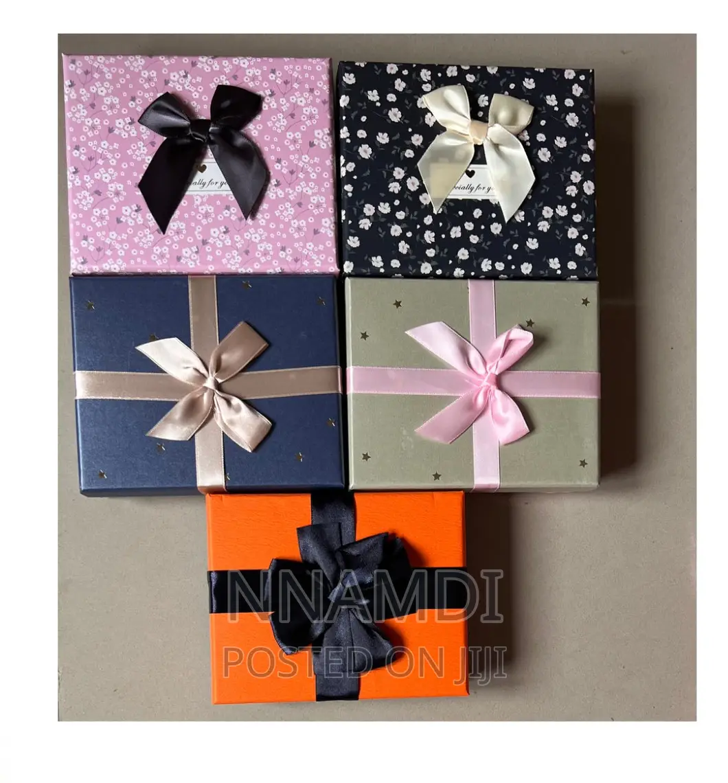 I Want Fine Empty Gift Boxes for My Christmas Presents