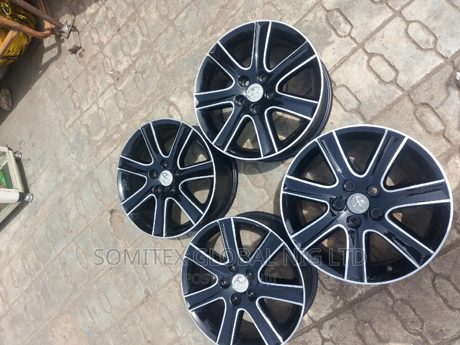 Alloyed Rim Camry 17inch.