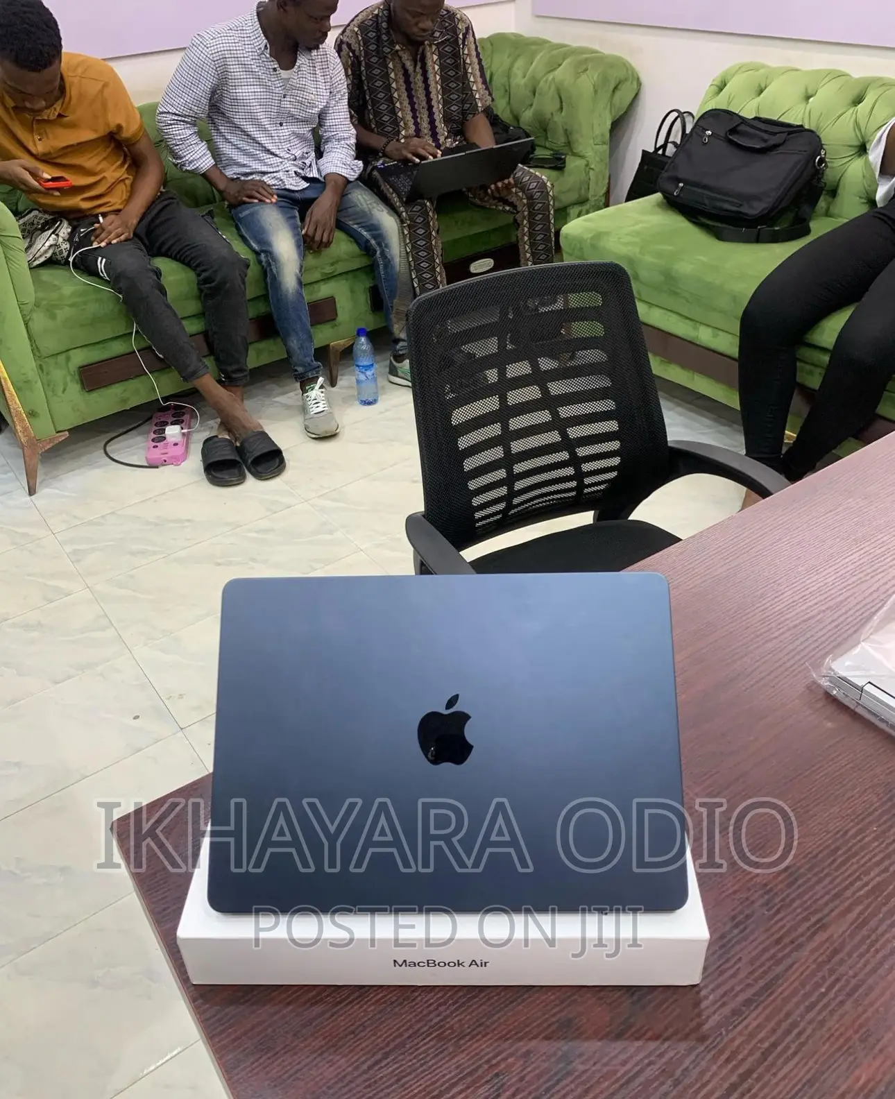 Laptop Apple MacBook Air 2022 M2 8GB Apple M2 SSD 256GB