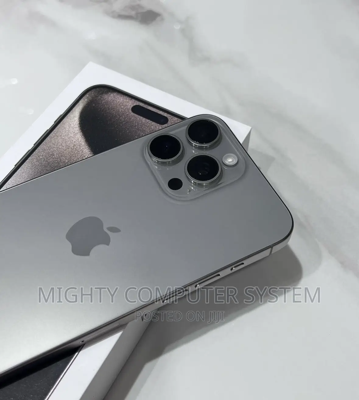 New Apple iPhone 15 Pro Max 256 GB Silver