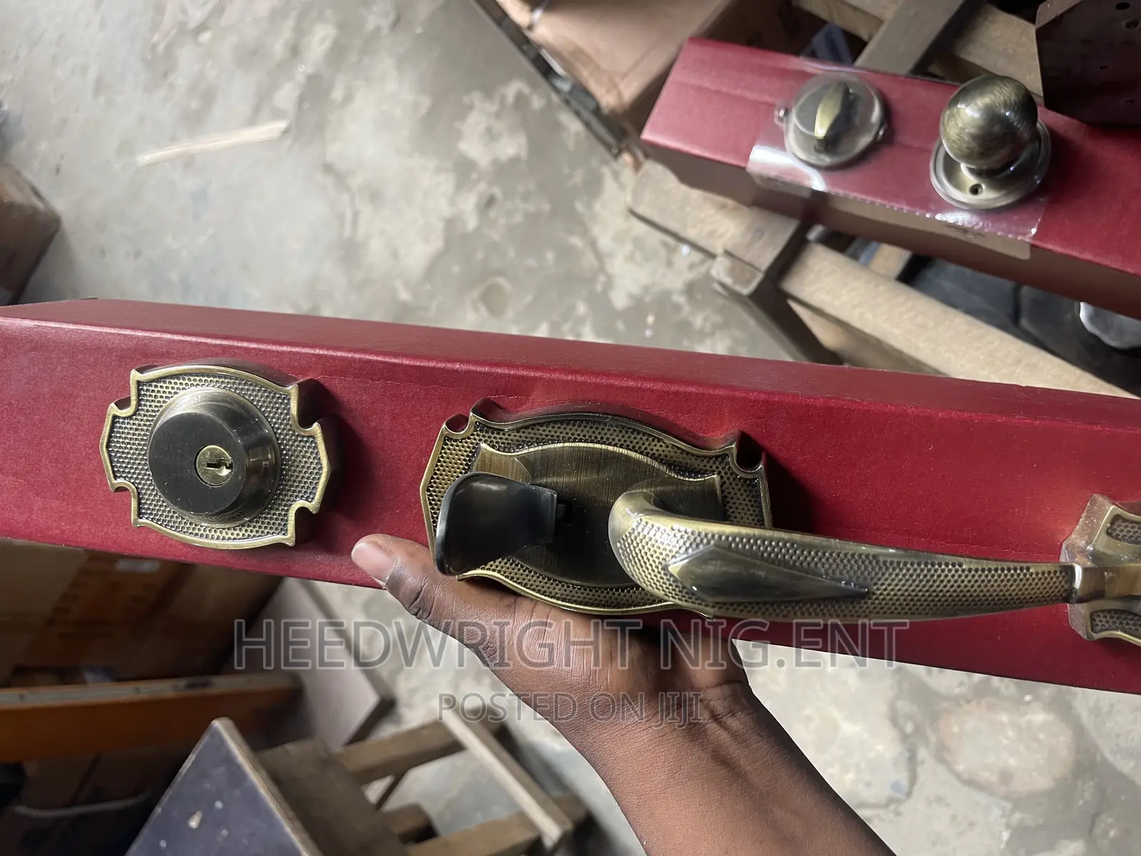 Weiser Bronze Entry Handleset With Interior Knob
