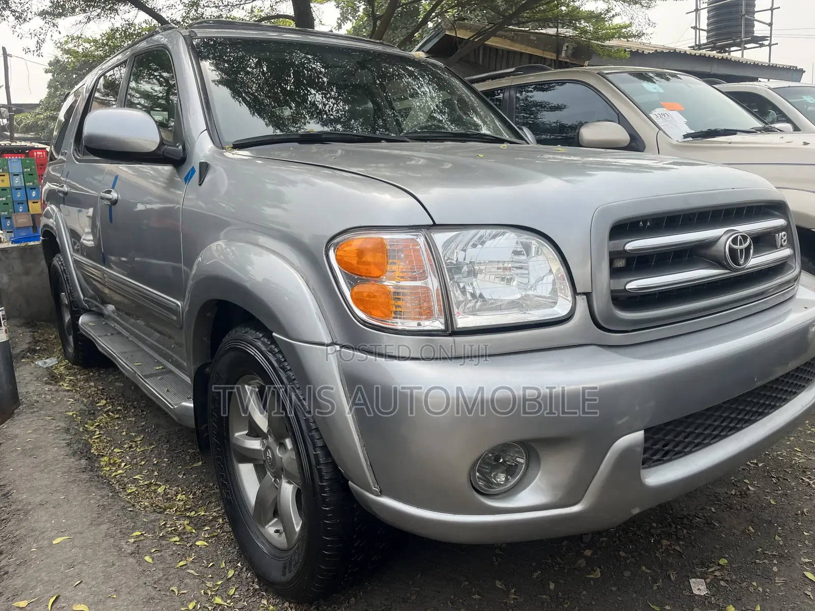 Toyota Sequoia 2004 Silver