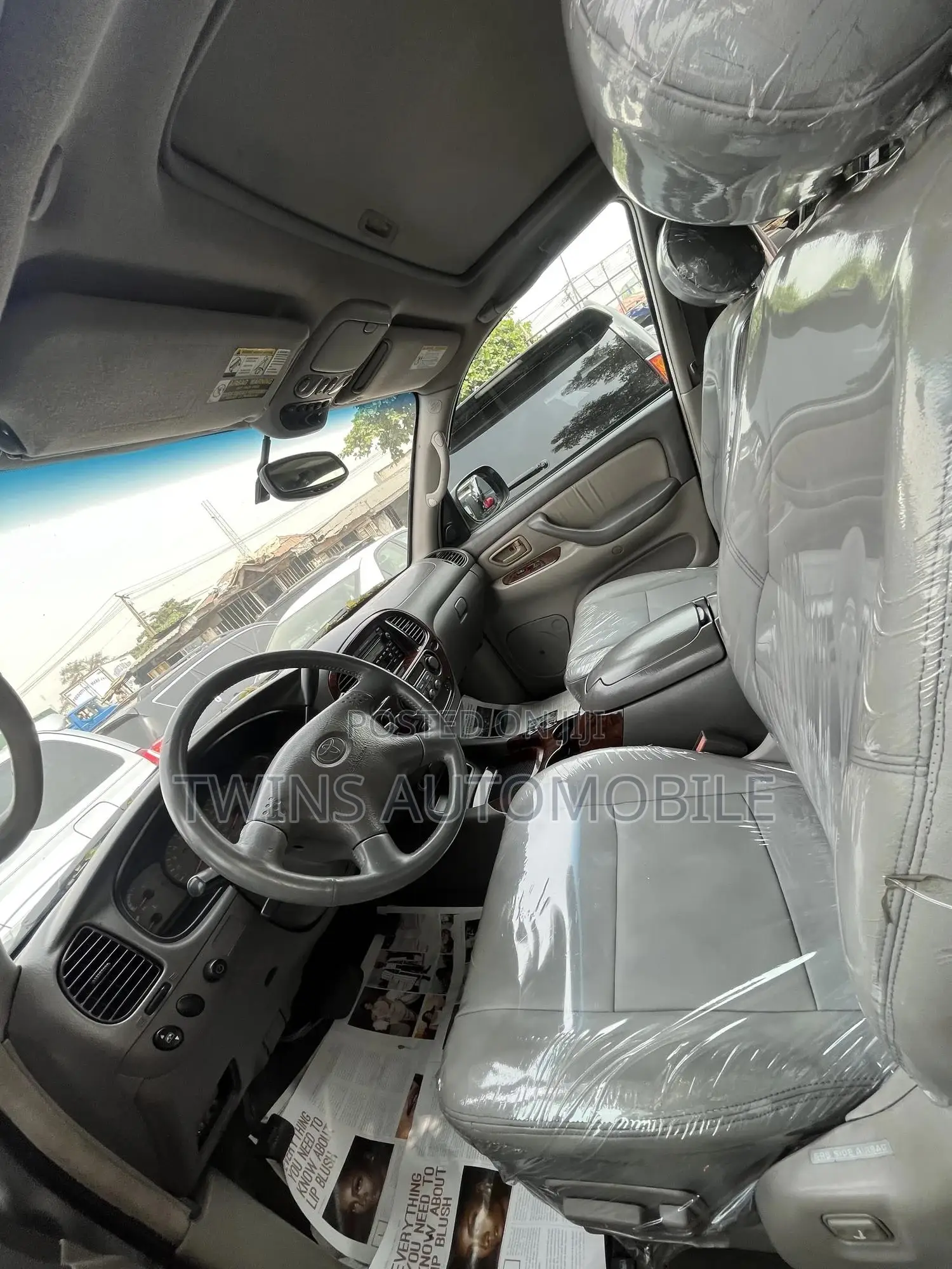 Toyota Sequoia 2004 Silver