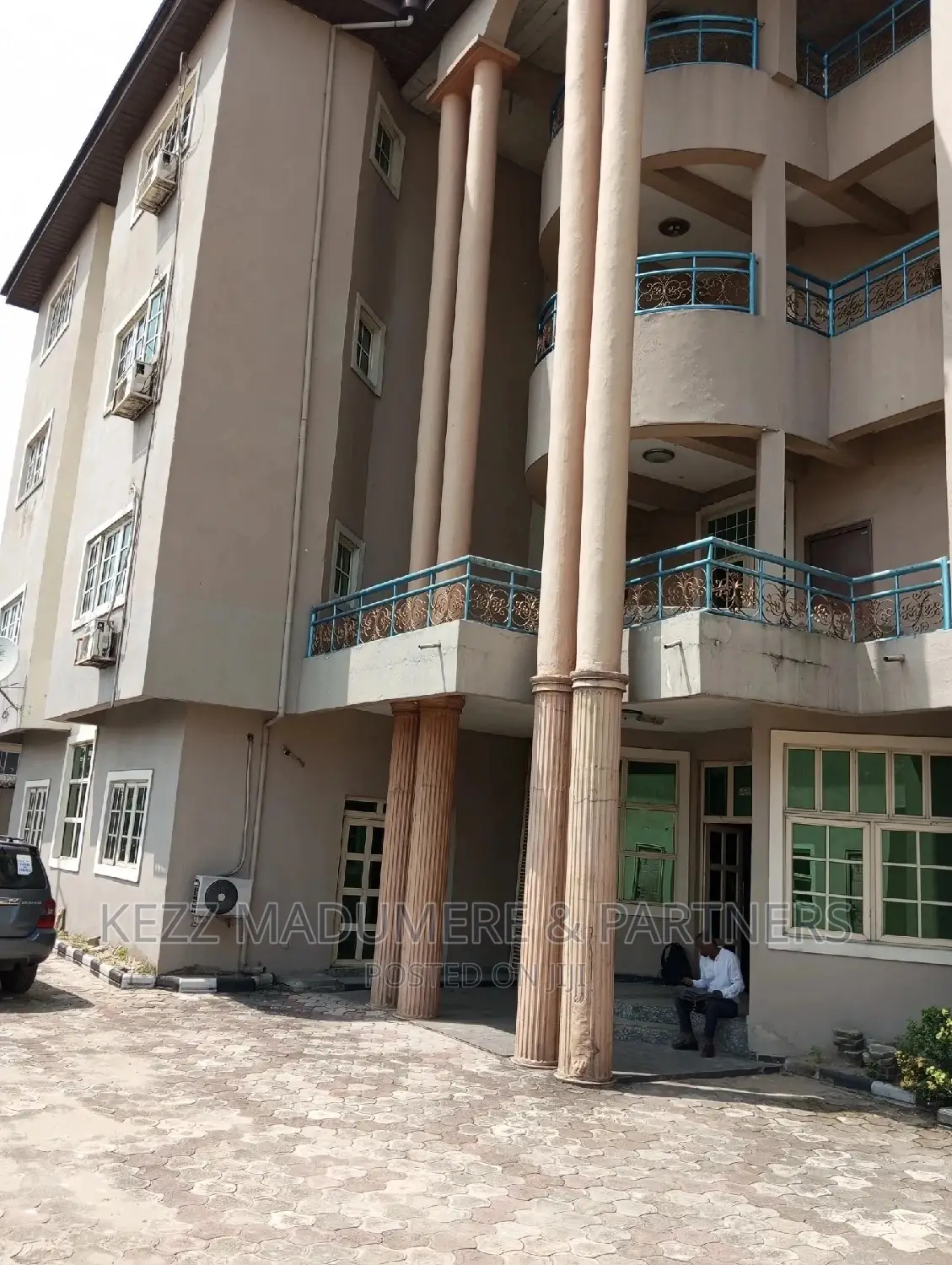 For Sale: Non Functional 35 RMS Hotel