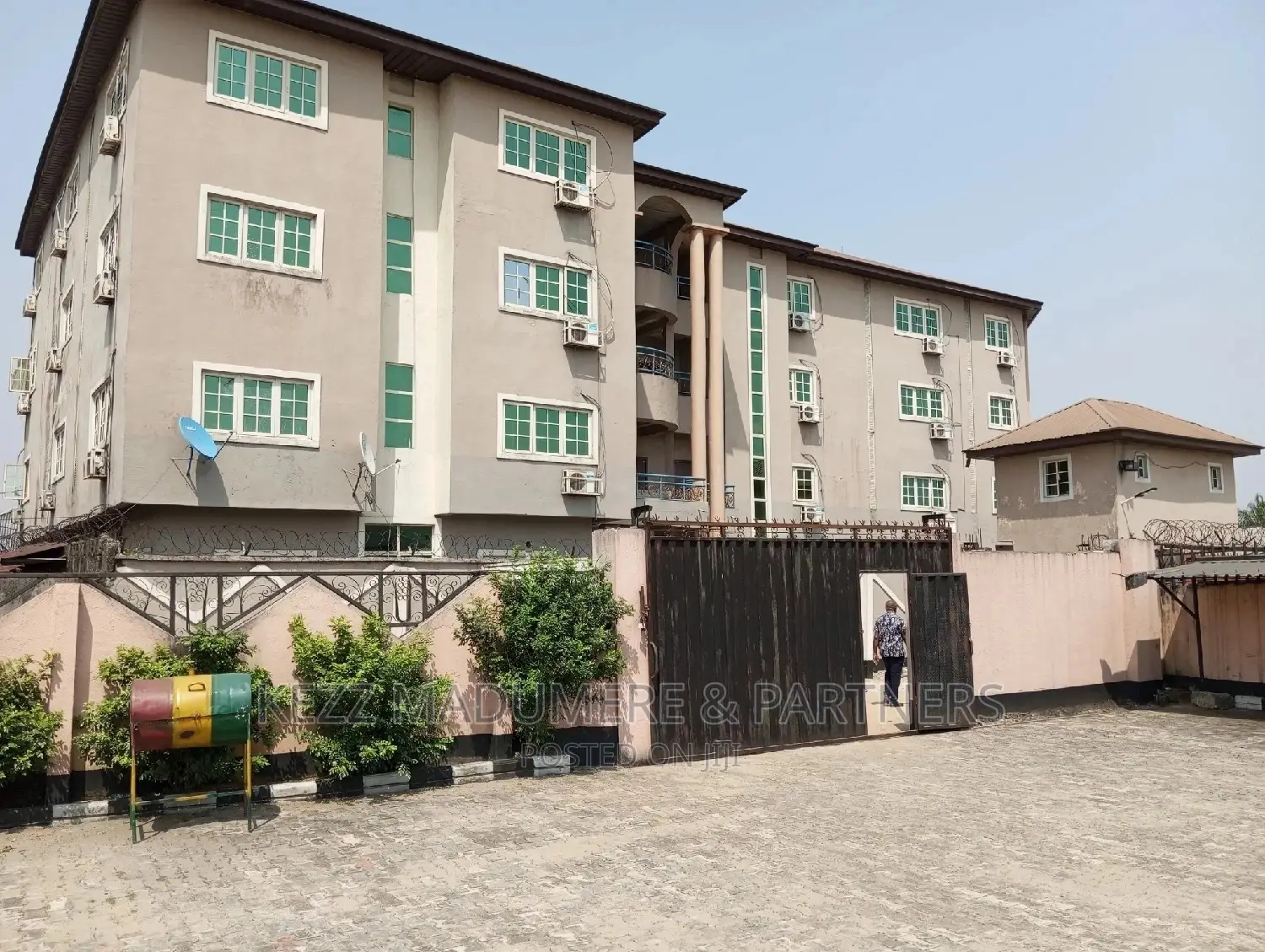 For Sale: Non Functional 35 RMS Hotel