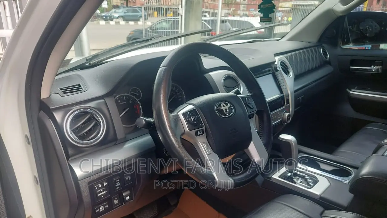 Toyota Tundra 2015 White