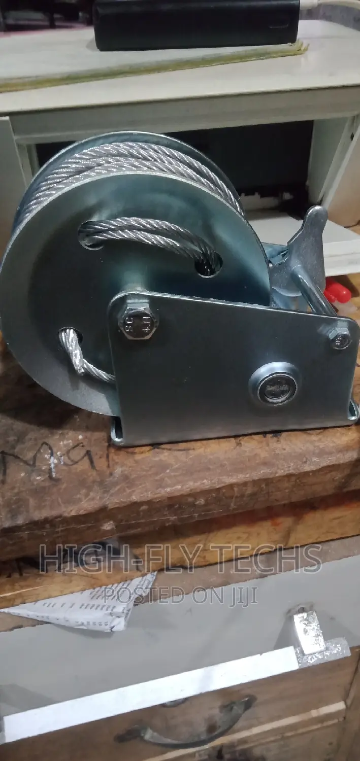 Heavy Duty Hand Winch 1200 LBS With 32 Ft Steel Wire Rope