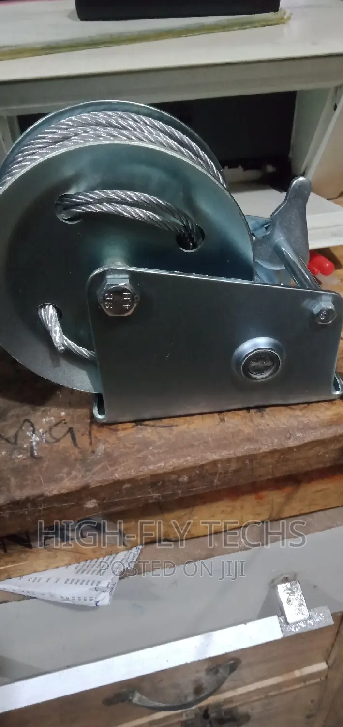 Heavy Duty Hand Winch 1200 LBS With 32 Ft Steel Wire Rope