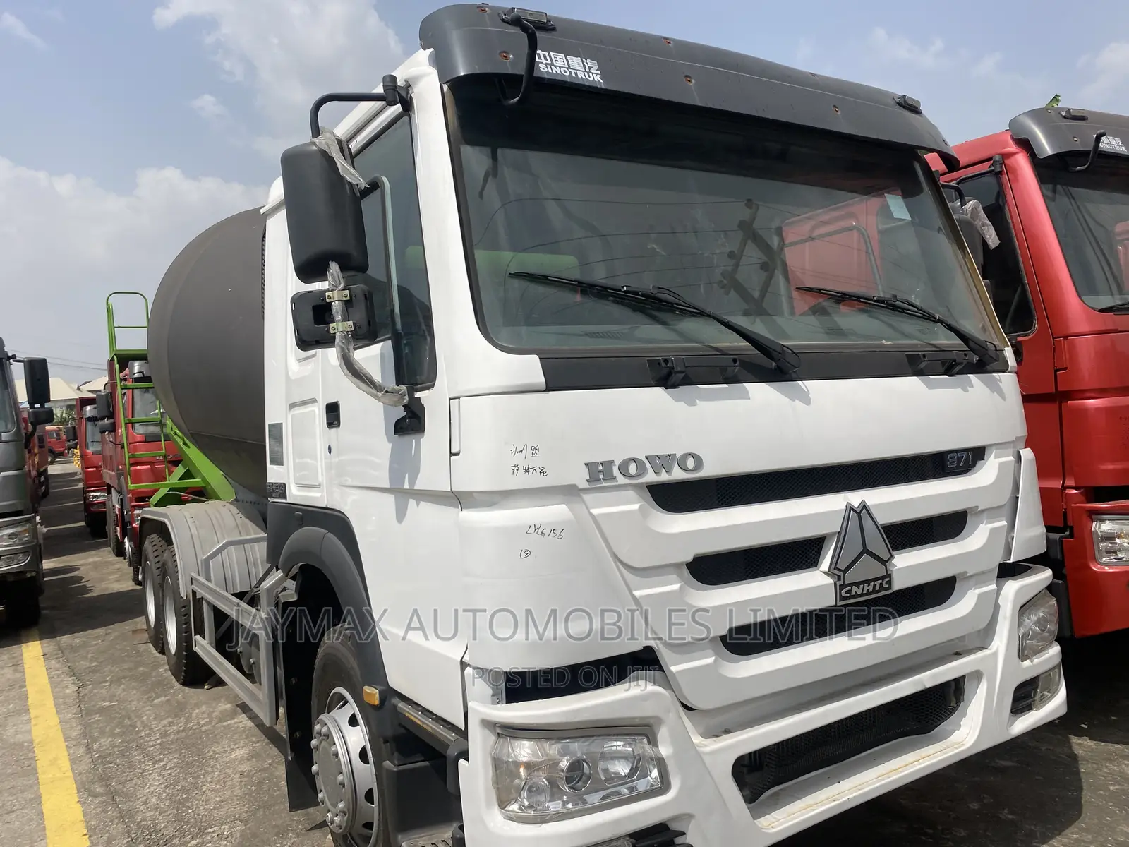 Howo 371 Concrete Cement Mixer, White
