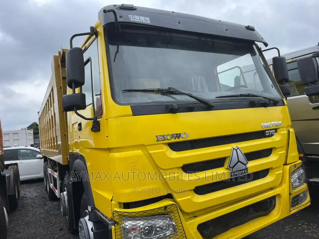 Howo Sinotruck 12 Tyres Yellow