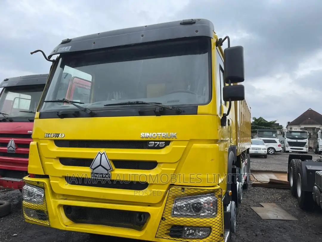 Howo Sinotruck 12 Tyres Yellow