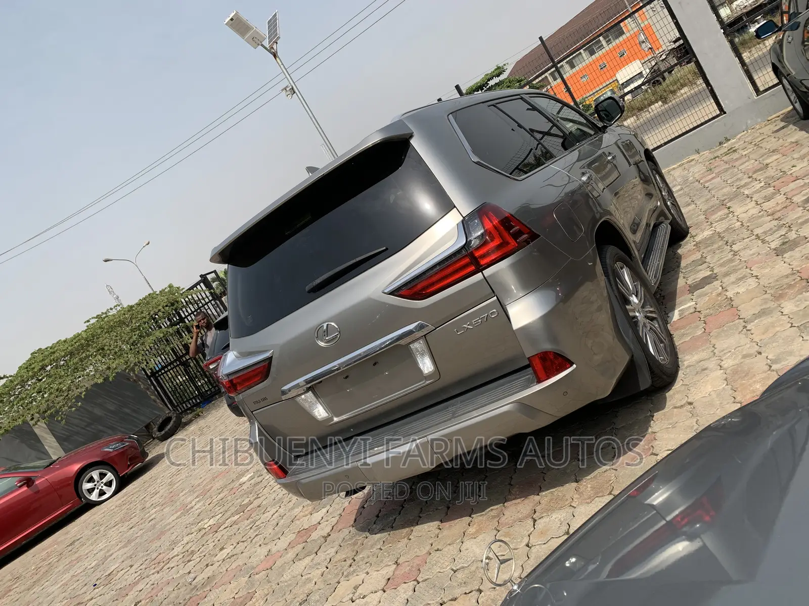 Lexus LX 570 AWD 2016 Gold