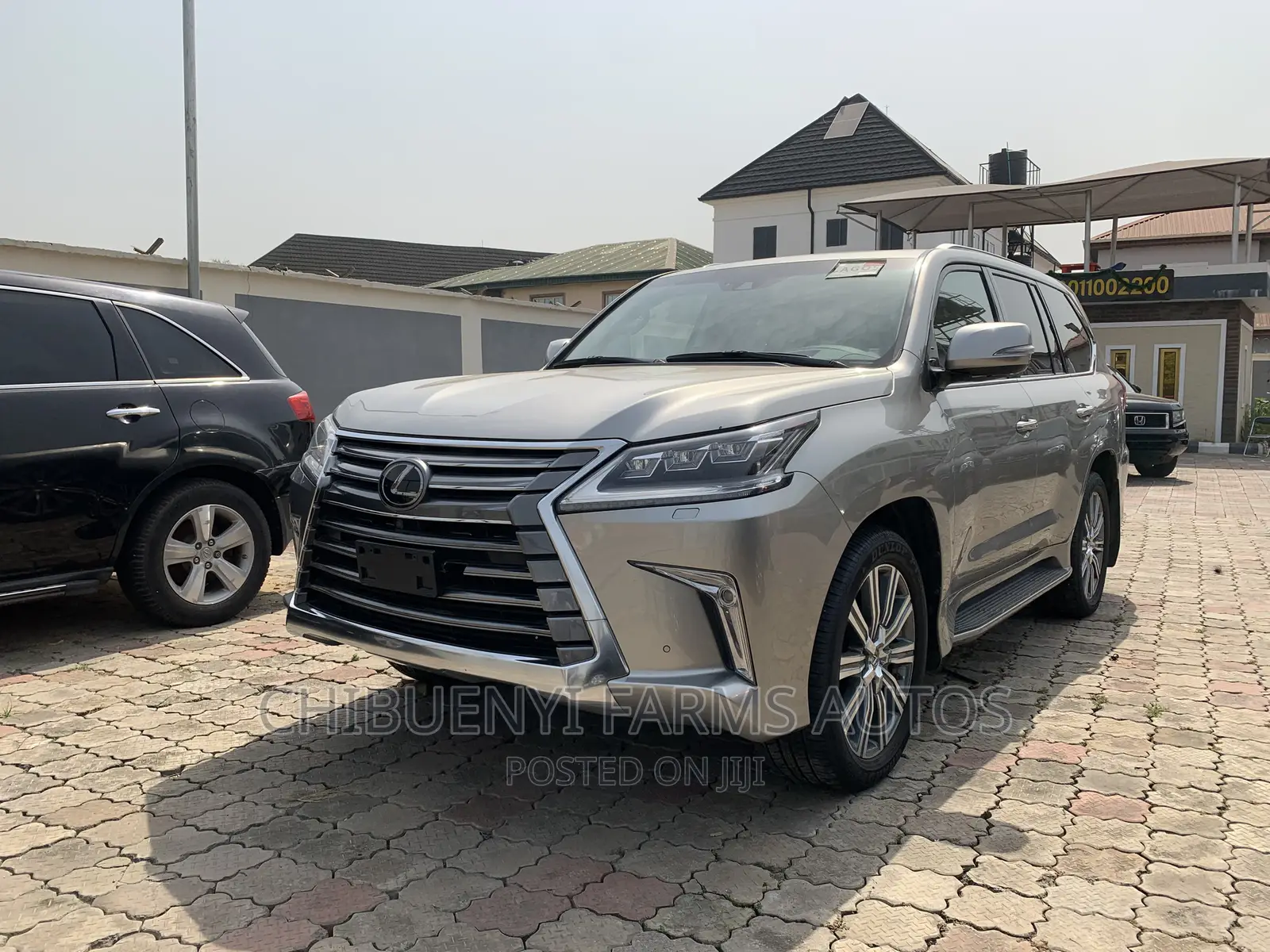Lexus LX 570 AWD 2016 Gold