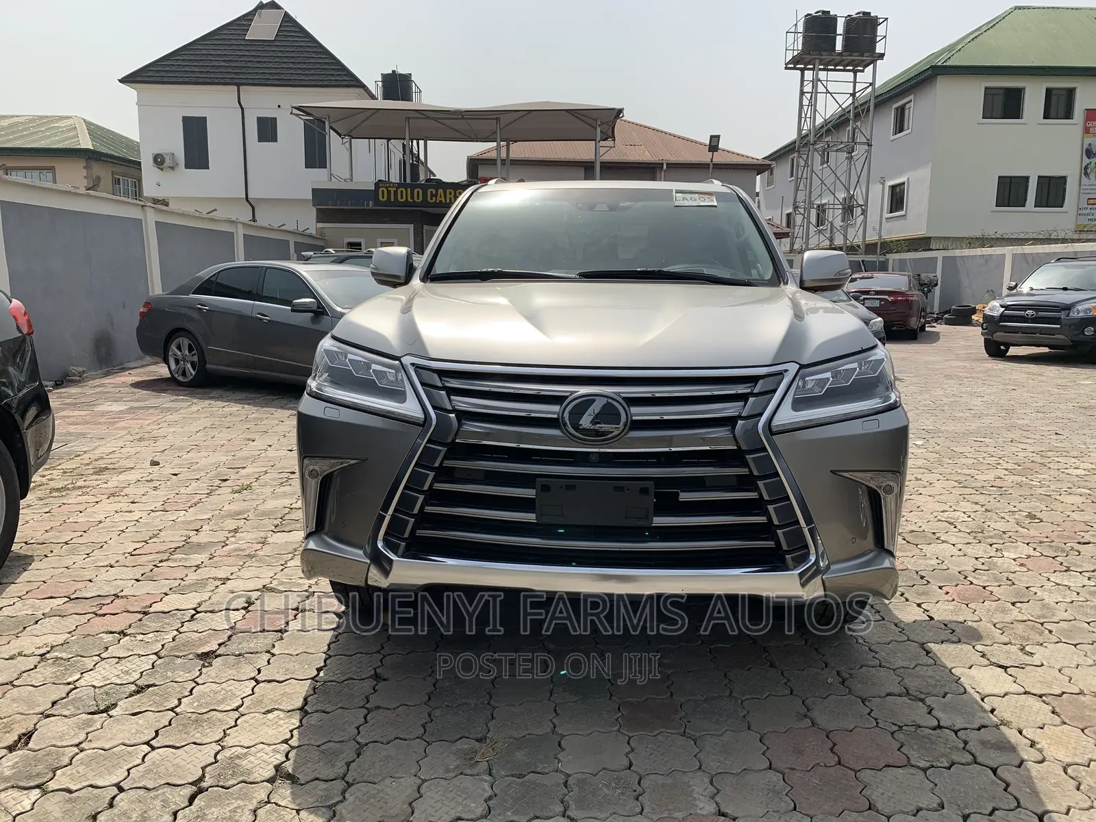 Lexus LX 570 AWD 2016 Gold