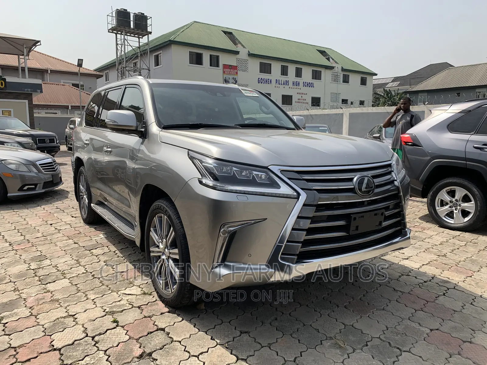 Lexus LX 570 AWD 2016 Gold