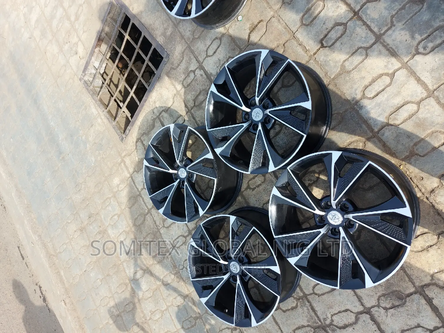 Venza Alloyed Rim19