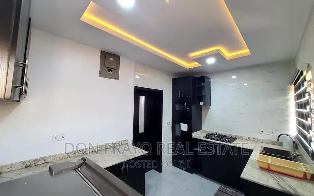 2 Bedroom Service Apartment in Omolayo, Akobo Ib
