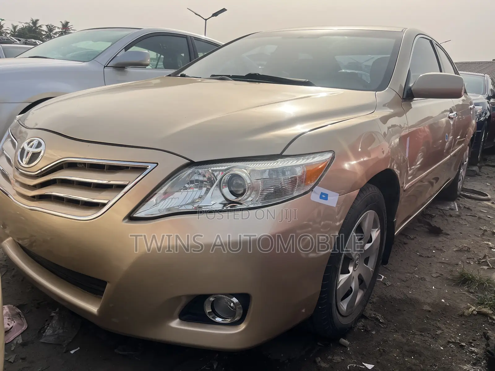 Toyota Camry 2010 Gold
