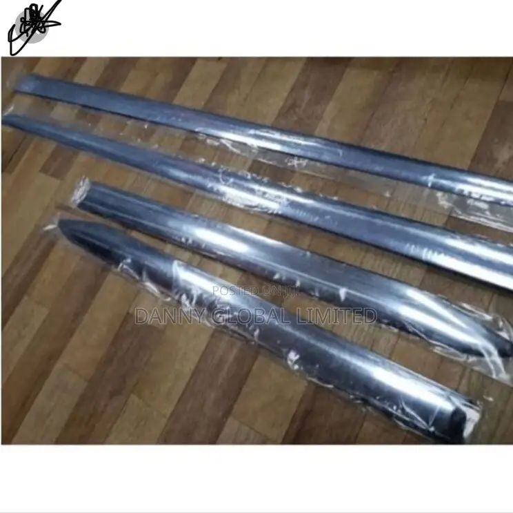 Toyota Corolla 03-07 Sliver Body Chrome