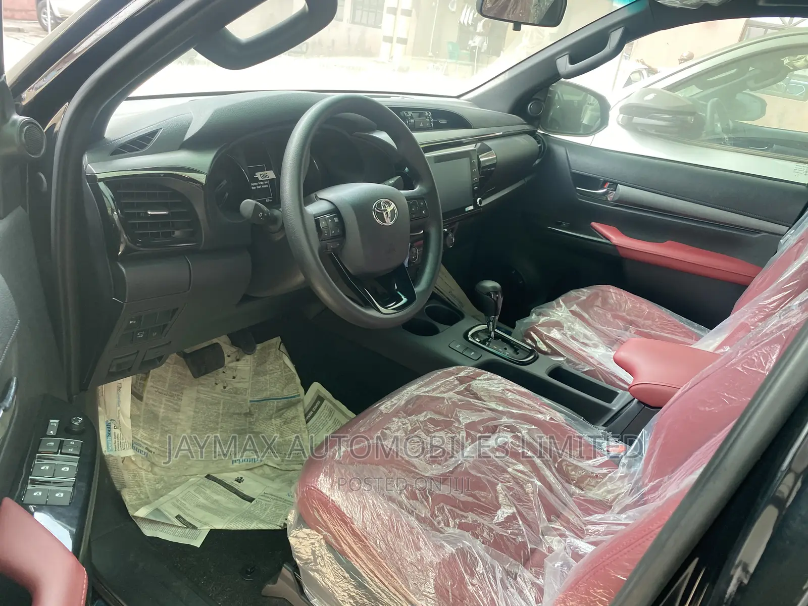 New Toyota Hilux 2023 Black