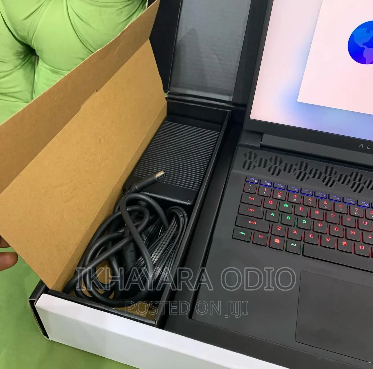 Laptop Dell Alienware M16 R1 24GB Intel Core i9 SSD 1T