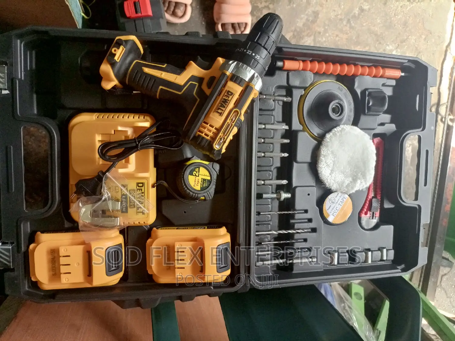 48 Volt Screw and Polish Dewalt Machine