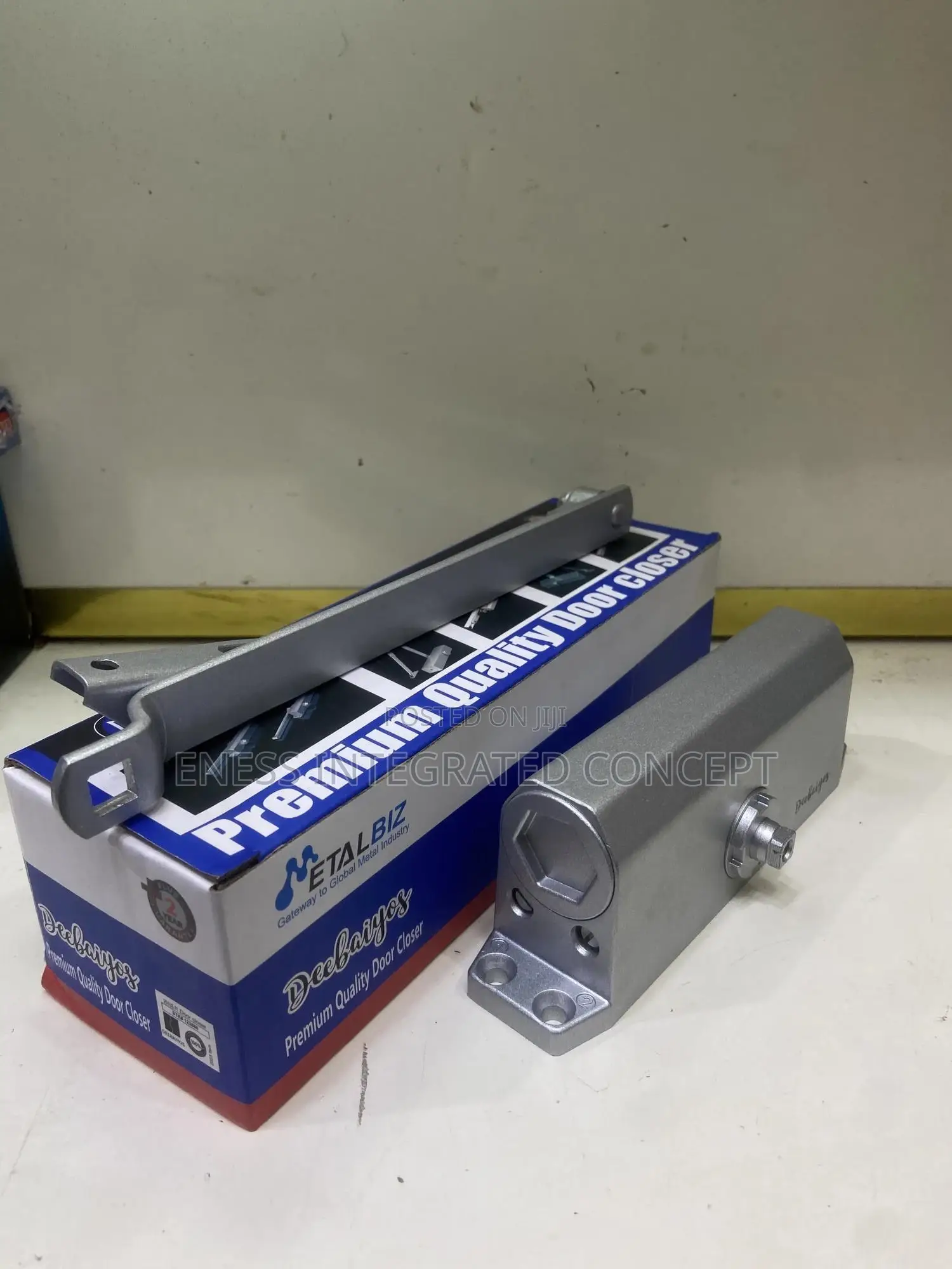 Medium Door Closer