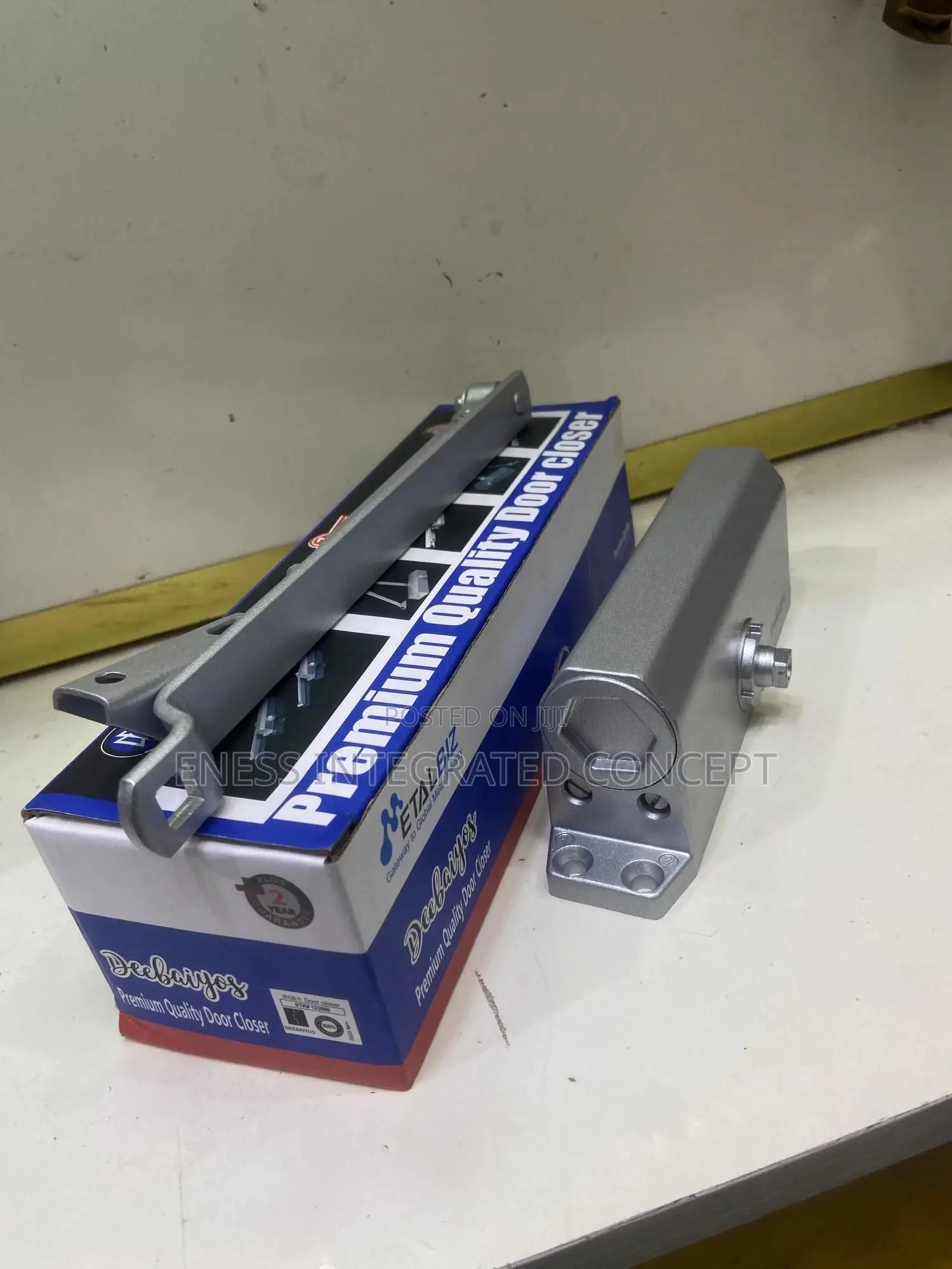 Medium Door Closer