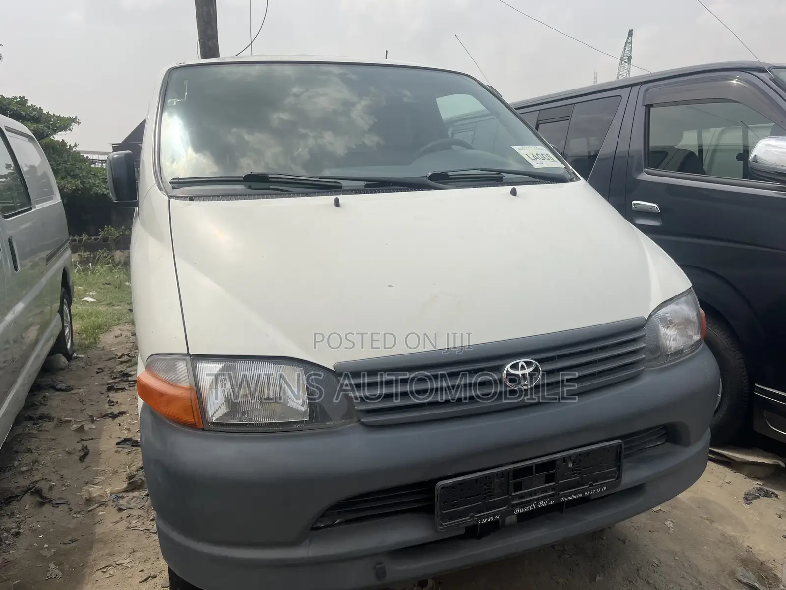 Toyota HiAce 2005 White